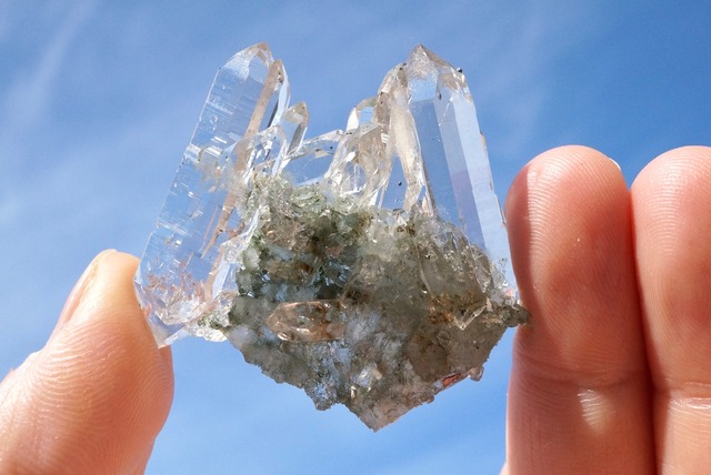 マニハール産クォーツ/クローライト　Quartz / Chlorite