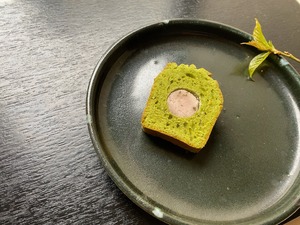 桜餡入り抹茶パウンドケーキ