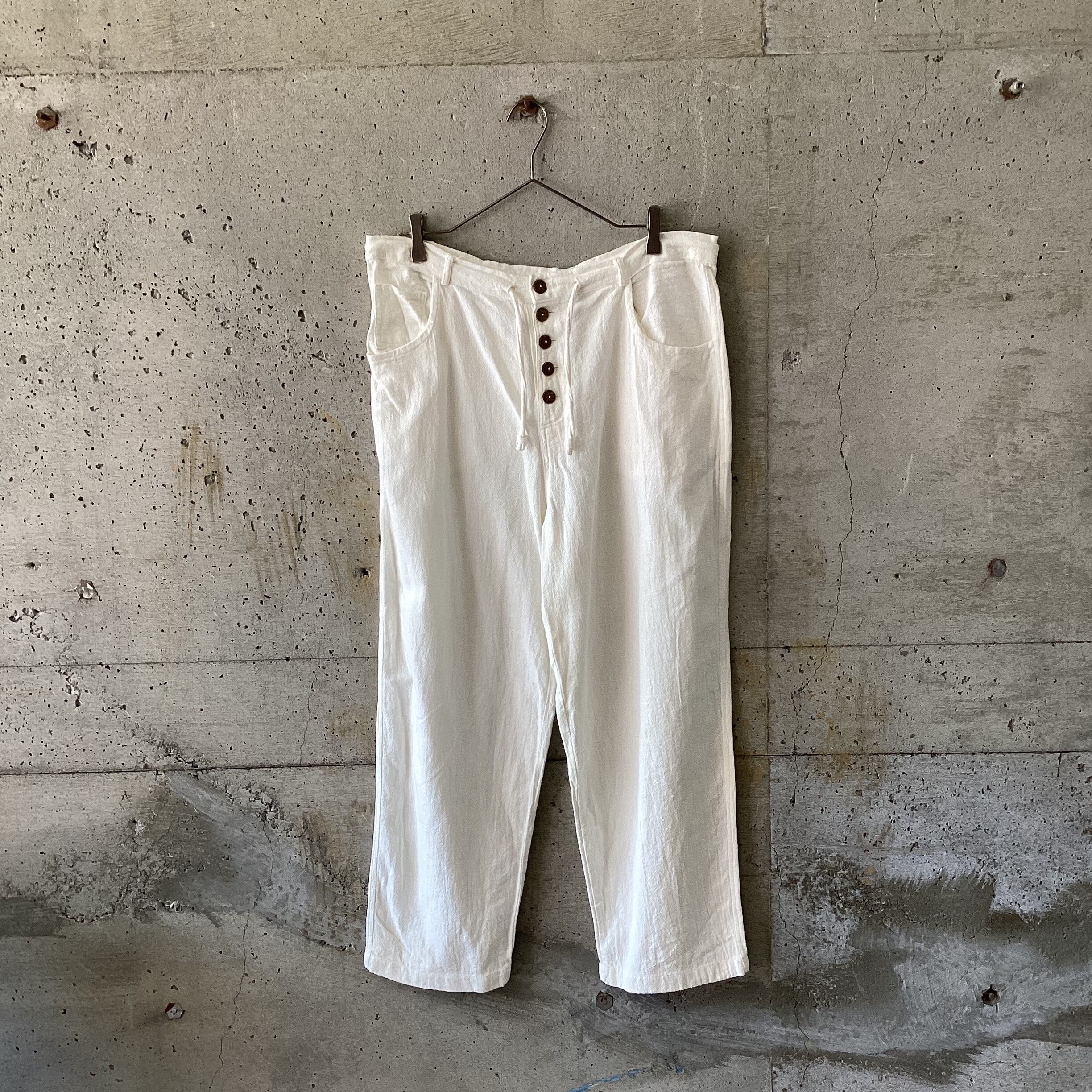 white relaxed pants