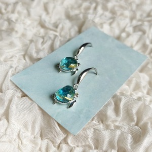 Honu / pierce or earrings