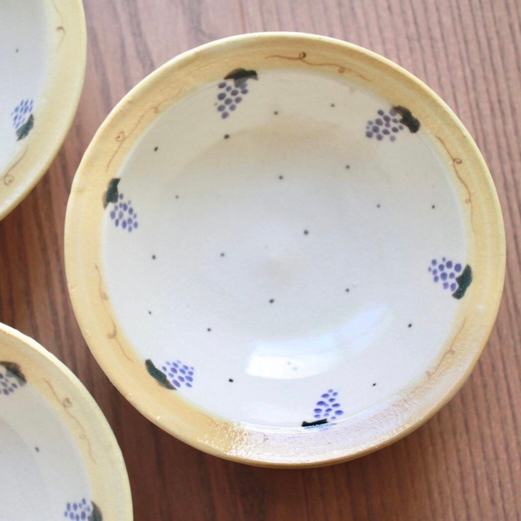 ぶとうのちいさいリム皿 | おさかな陶器店