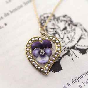 "Witch's Heart"  Pearl , Enamel & Diamond Pansy Pendant.　ウィチズハート　パール、エナメル　＆　ダイヤモンド　パンジーペンダント