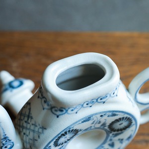 すべてが美しい、陶器のポット