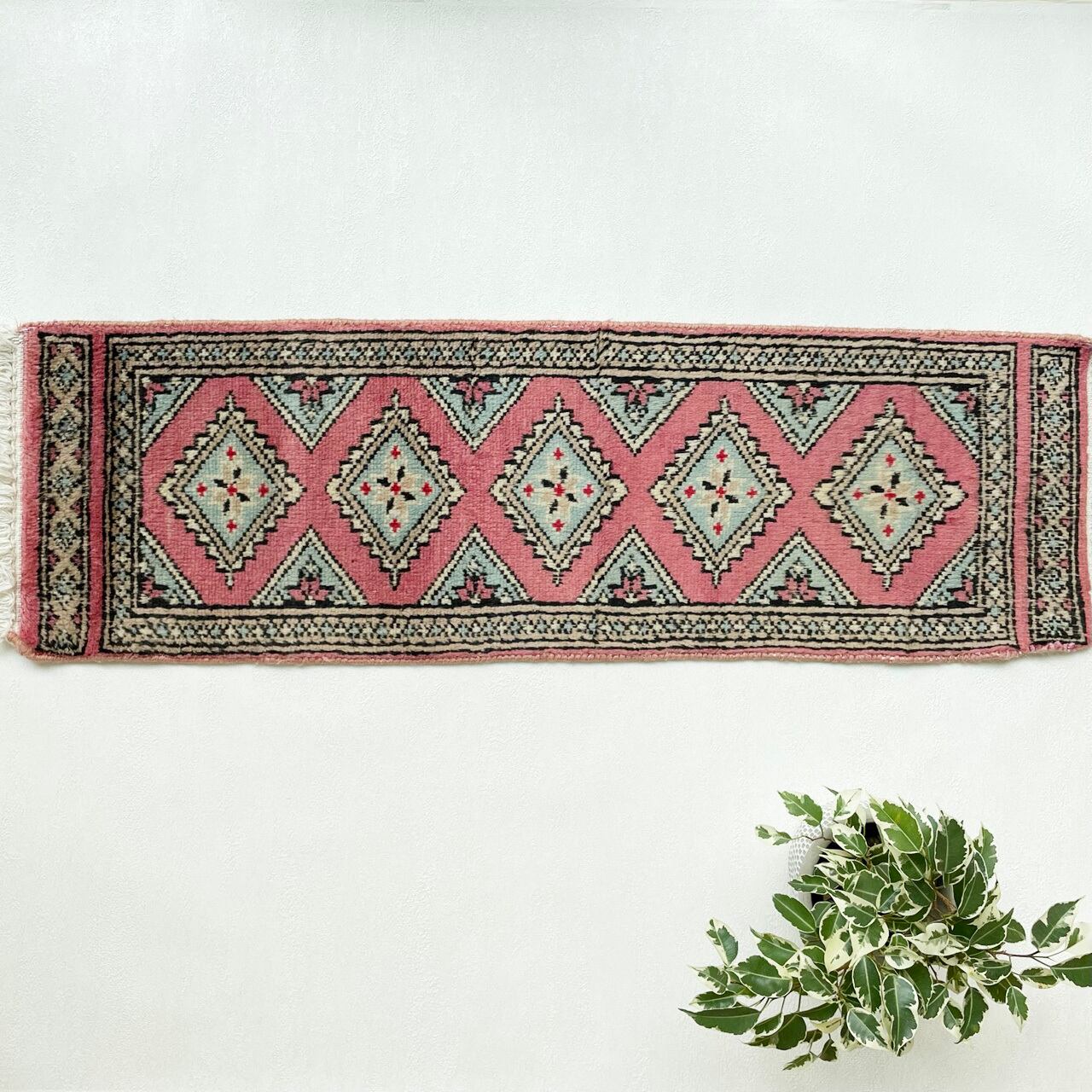 ヴィンテージラグ｜ランナー vintage rug runner * レトロピンク retro pink [rra002] ラグの間 ｜ ヴィンテージラグ・ヴィンテージミニラグ専門店