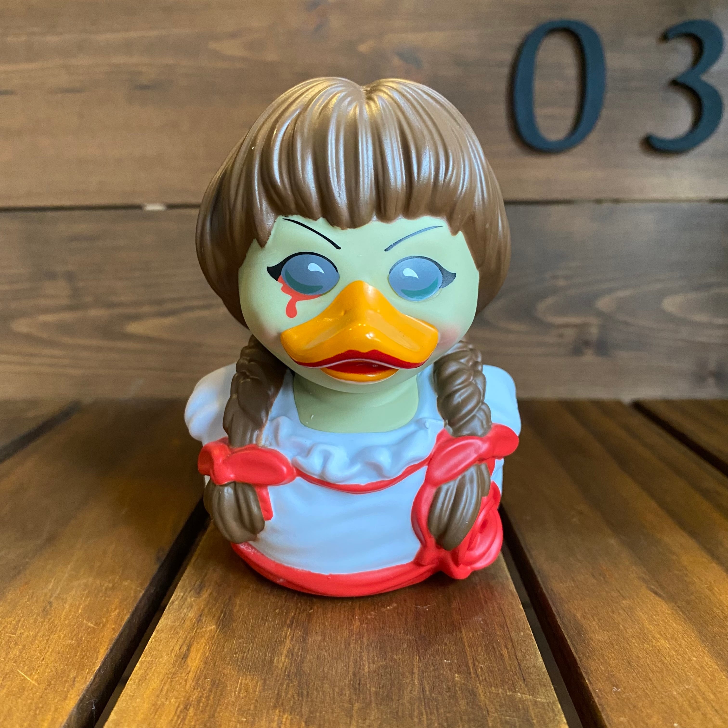 アナベル【死霊館の人形】