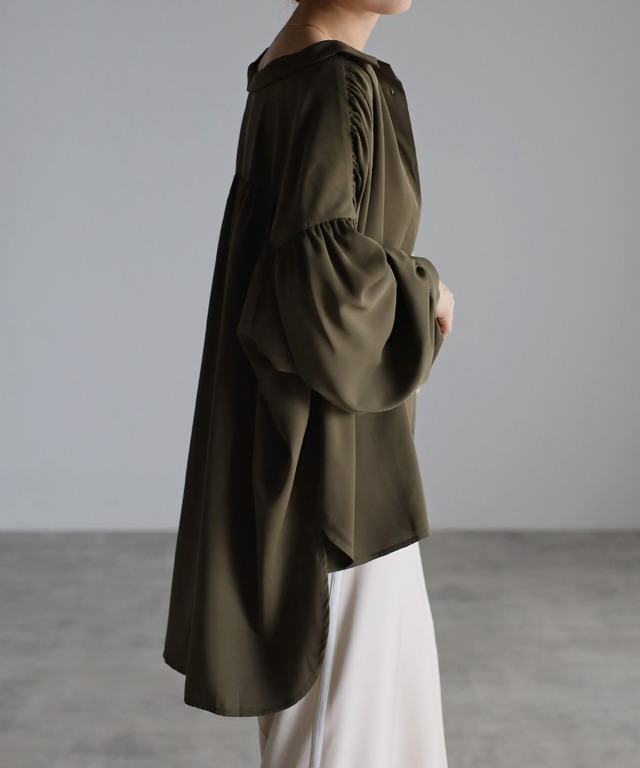 バックギャザーシャツ