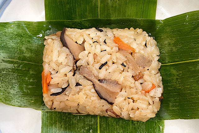 山里まめてんの「ゆうきみそ」と「しょうゆ糀」の田舎の調味料セット