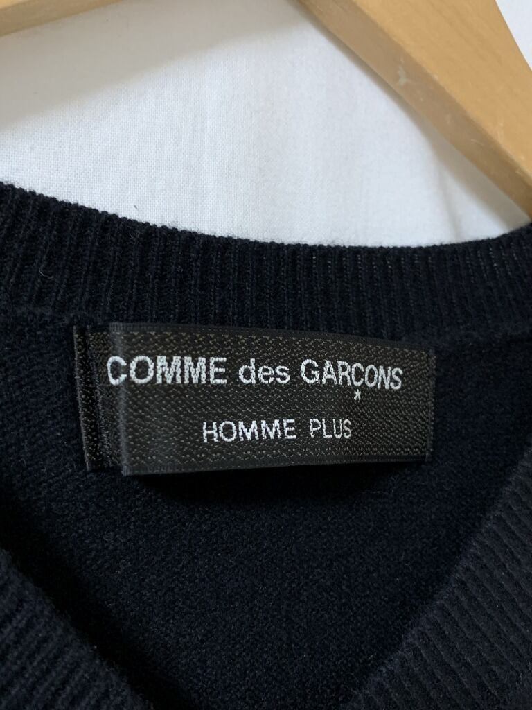 Design V-Neck Sweater "COMME des GARÇONS HOMME PLUS"