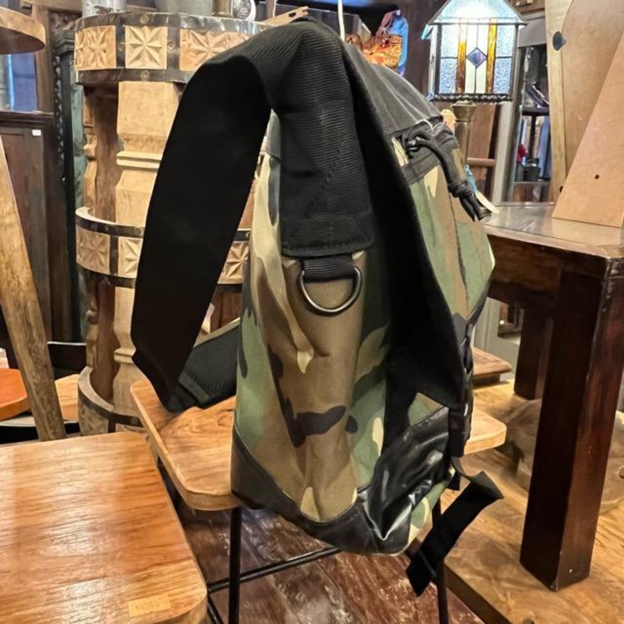 Camo pattern messenger bag by Wood Land. Military camo camouflage messenger bag, travel bag, Boston bag, large capacity.