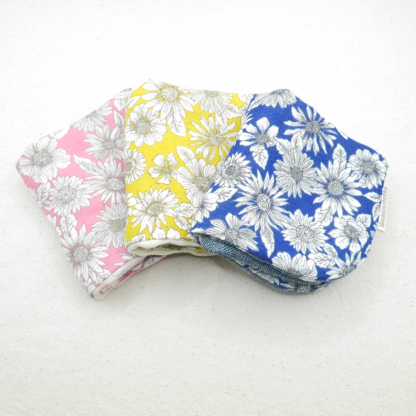 Elegant Flower ｜8-Layer Gauze Handkerchief｜L 20×20cm