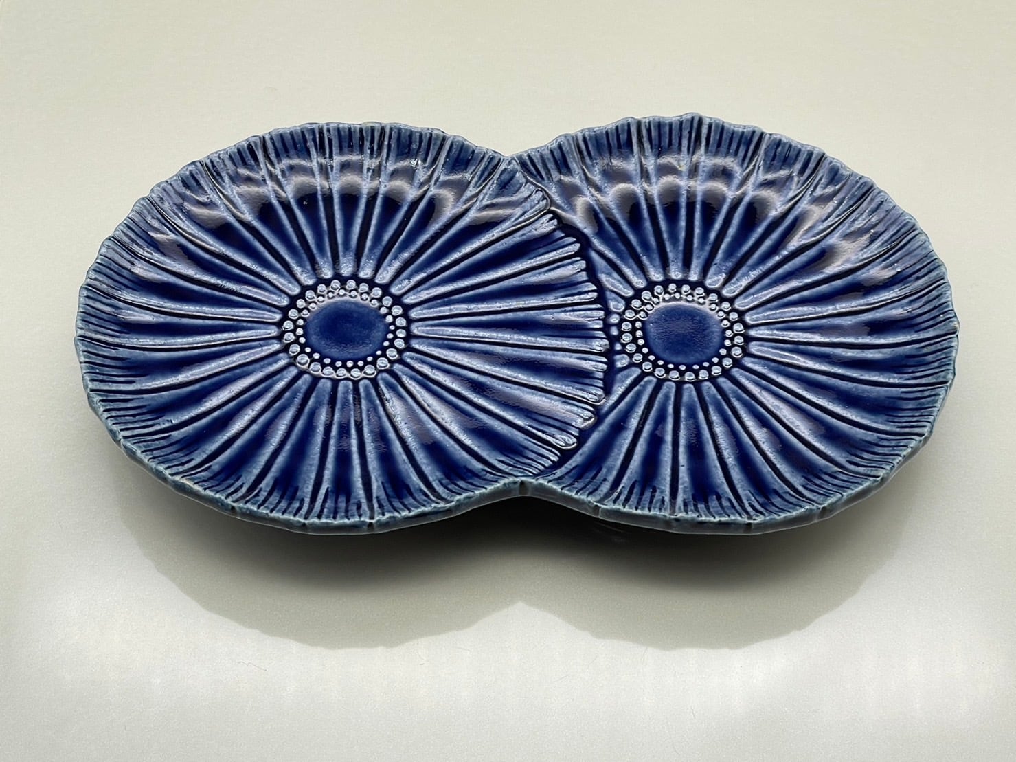 石田千比呂作 穴窯 片口大鉢 共箱 作家物 焼き物 骨董品 コレクション 石田裕哉 瑠璃釉二重花形皿 | しょうざんどう