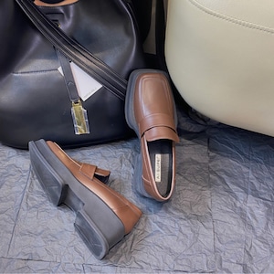 square toe platform loafers J00096