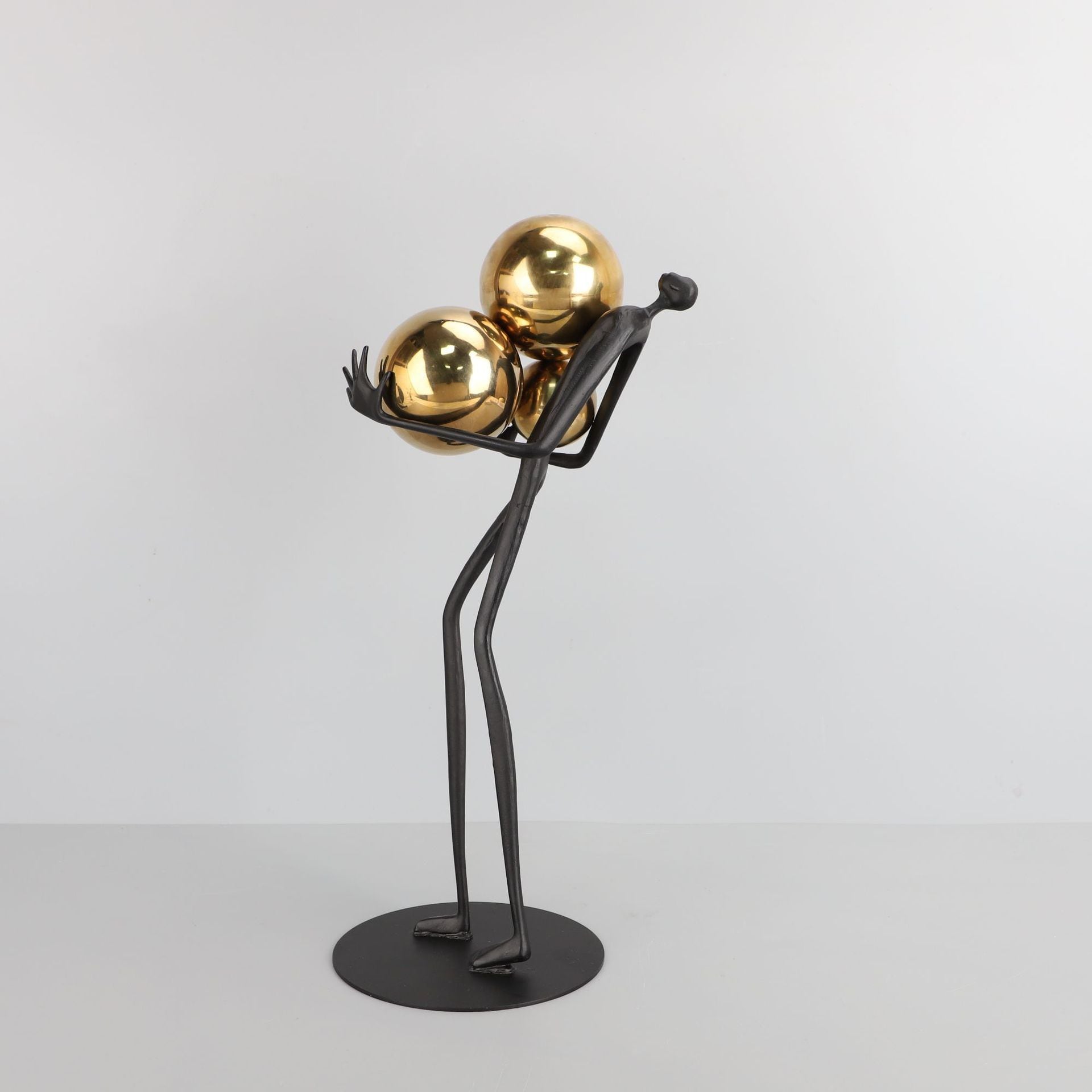ボールを運ぶ人 オブジェ インテリア 置物 雑貨 玄関 リビング 寝室