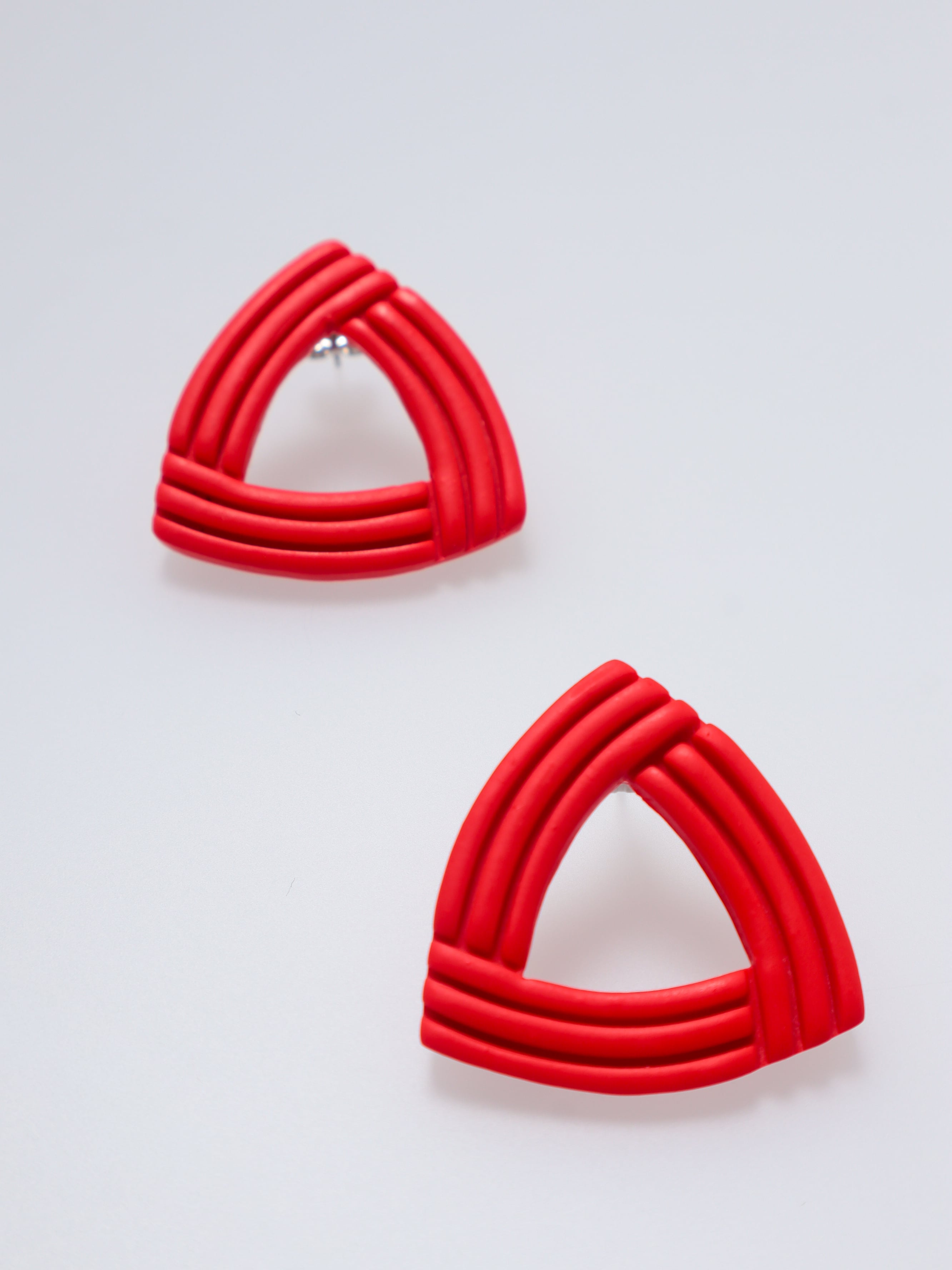 赤のピアス | IROCHIKA