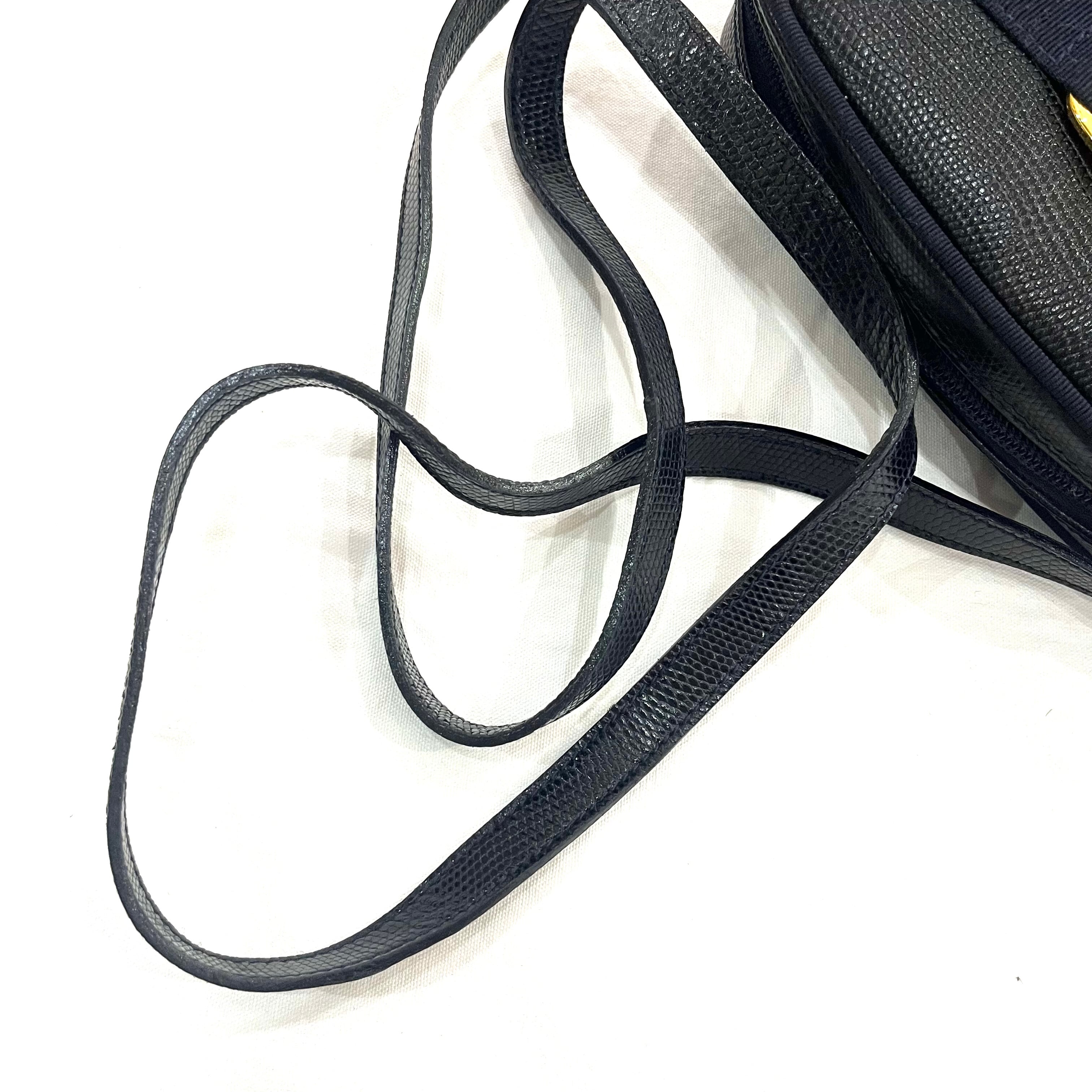 Salvatore Ferragamo】2280 VARA リザードレザーショルダーバッグ