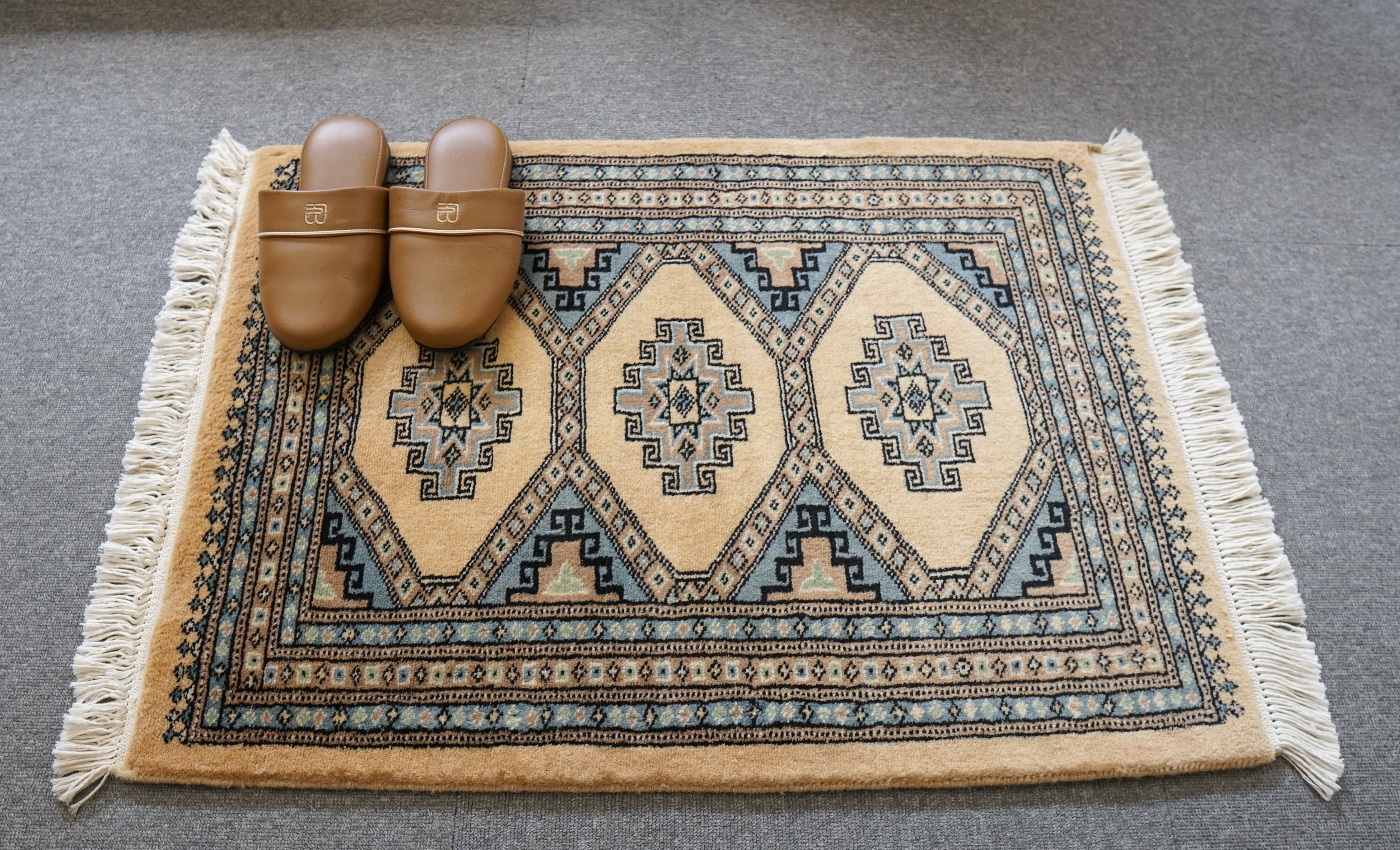 パキスタン手織り絨毯(JA9307)