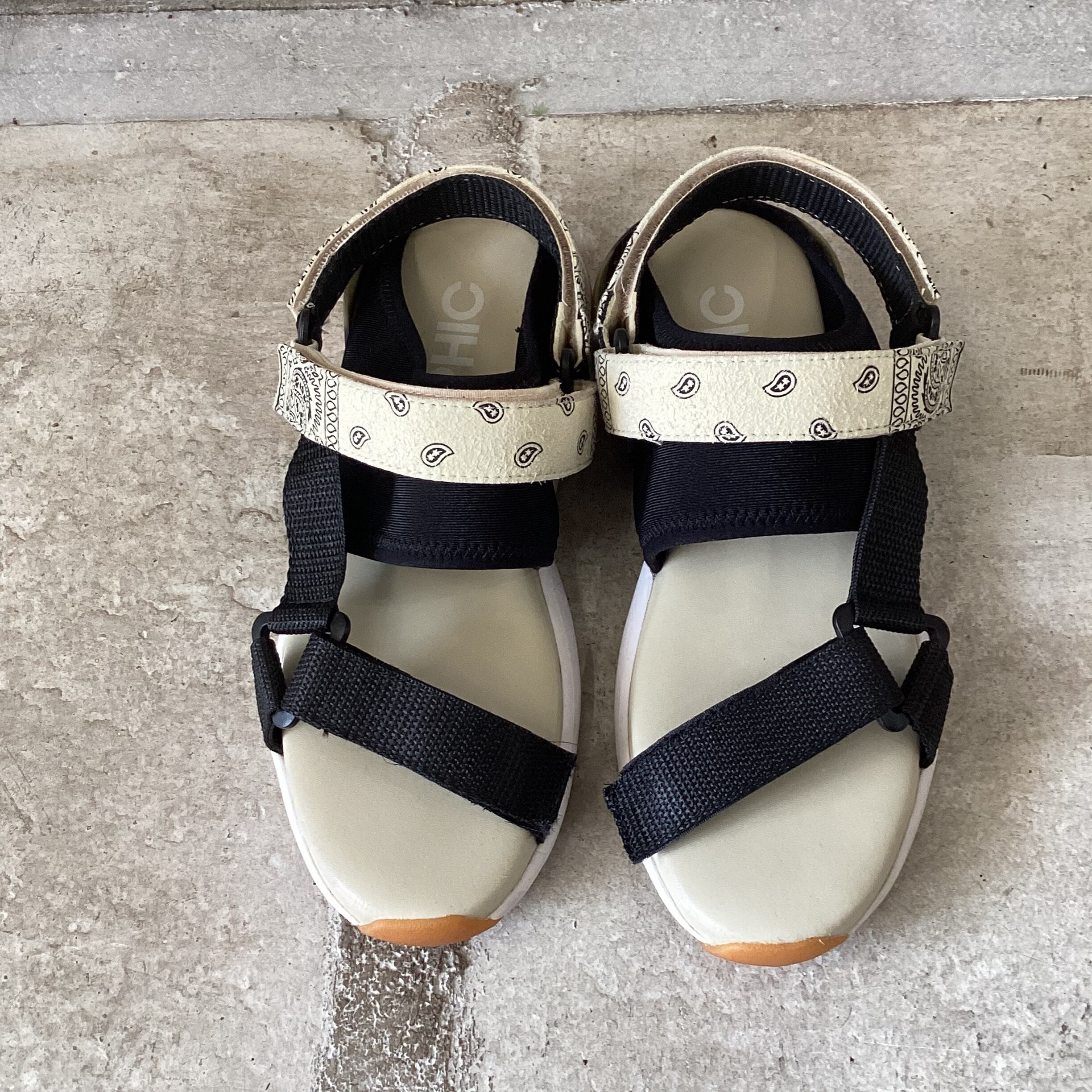 Beige paisley sandals