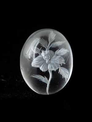 ハンドカービングクォーツ - a12