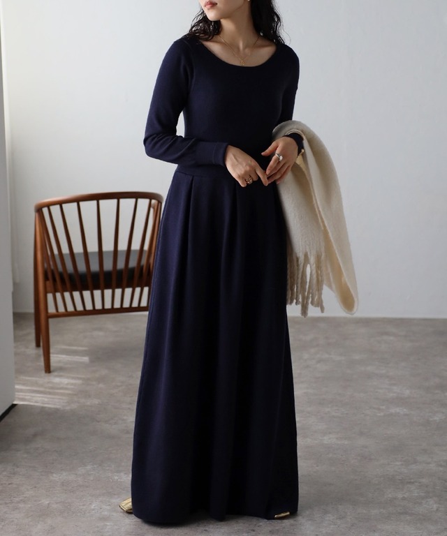 バックオープンニットワンピース