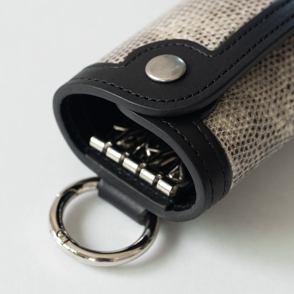 直営店限定商品】キーケース スタンダード4 リングリザード