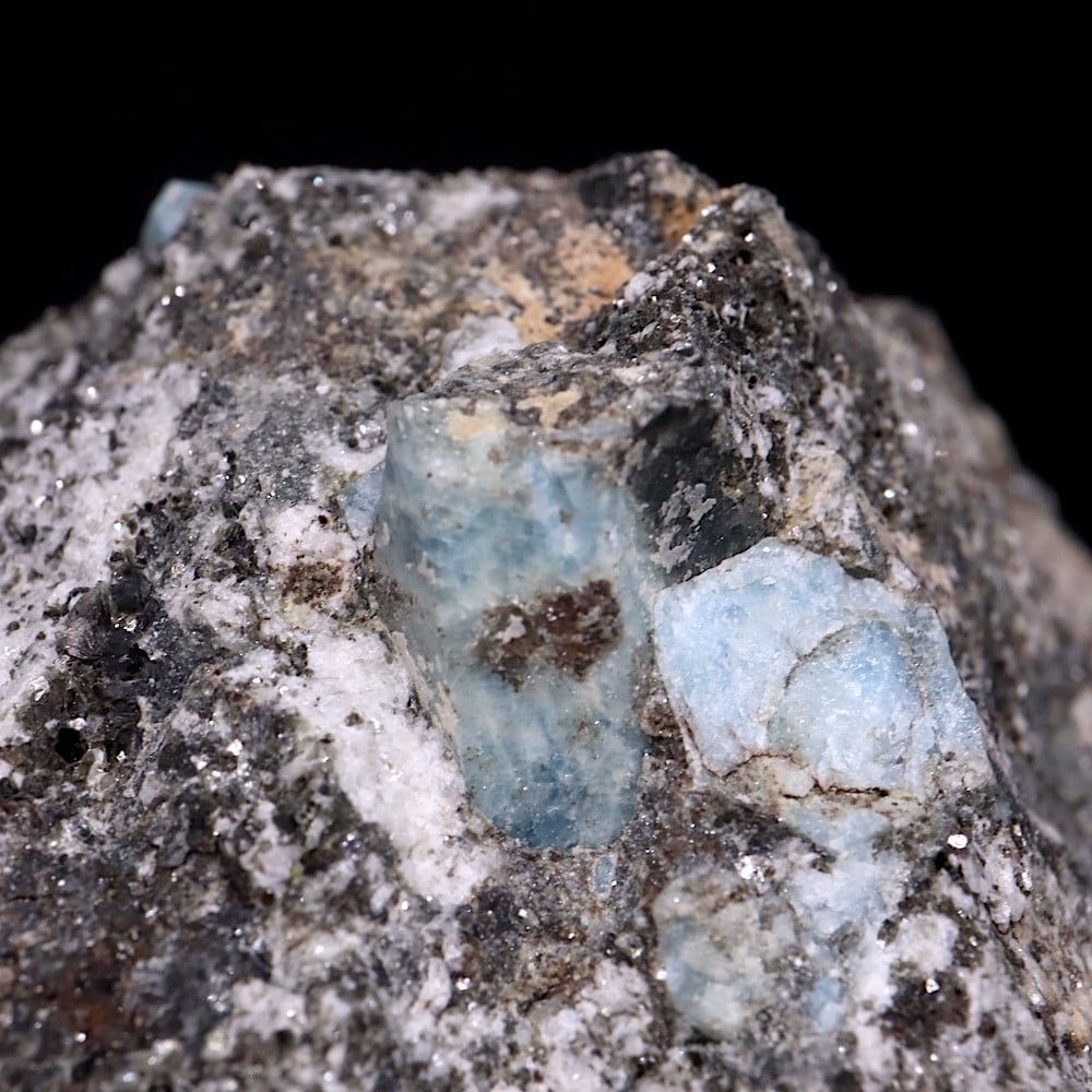 自主採掘！アクアマリン カリフォルニア産 425g AQ337 鉱物 原石