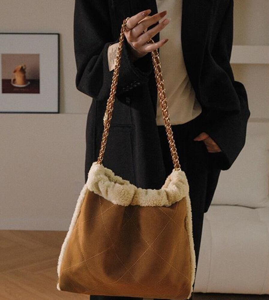お値下げ❤️店舗完売品♪スエード チェーンbag 新作 スエード×ボアバッグ ショルダーバッグ トートバッグ チェーン