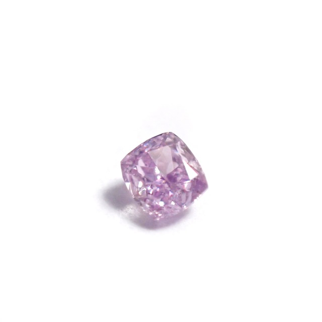 クッションカット (Cushion Cut) | MUSÉE COLORÉE 