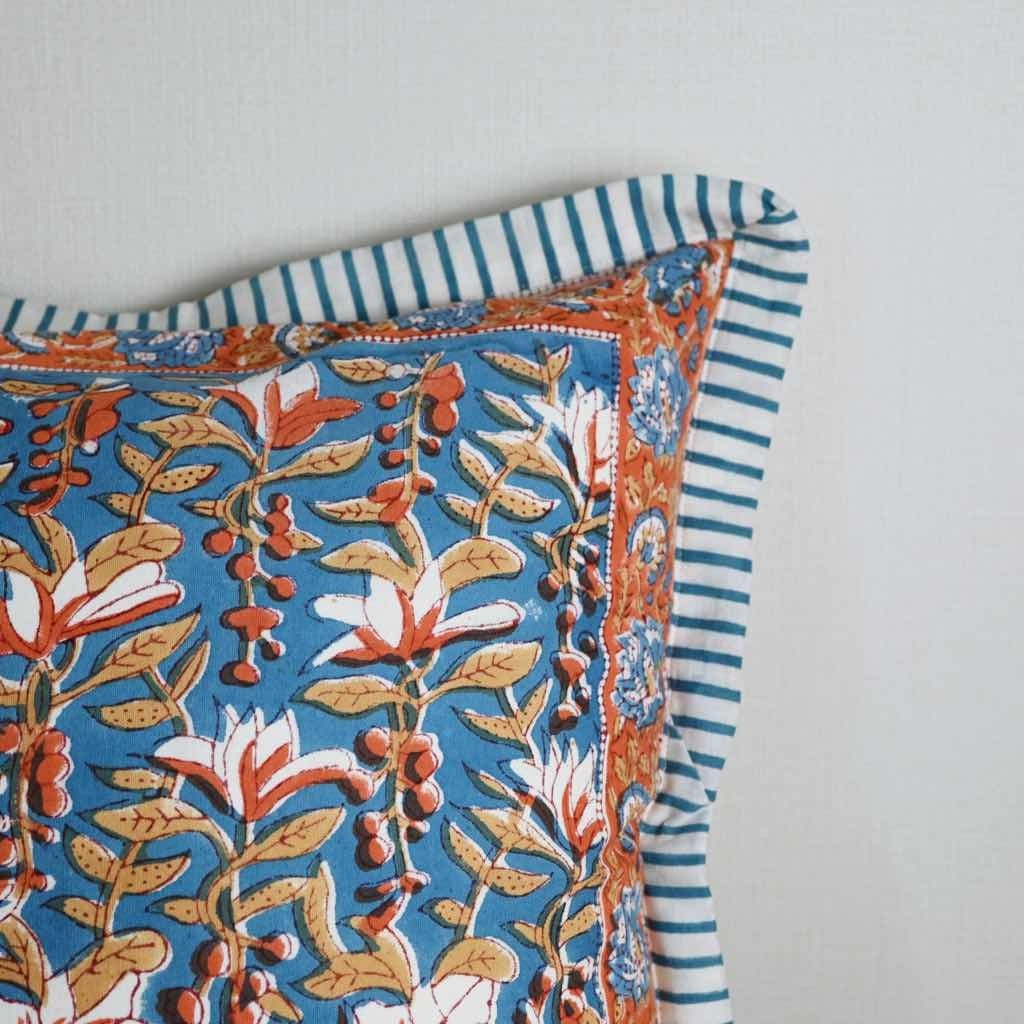 【 完売 】カリーノ クッションカバー ブルー|花柄 青 インテリア 雑貨