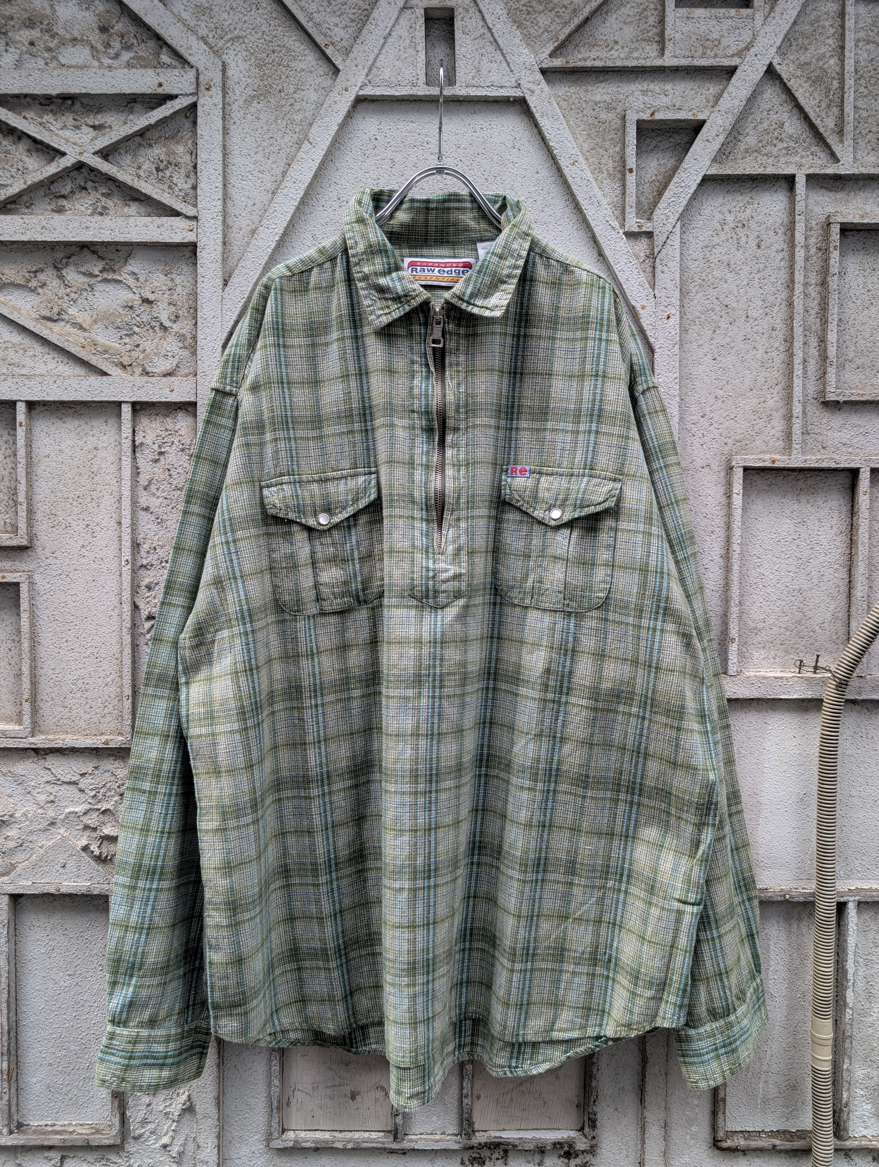 "RAW EDGE" half zip shirt