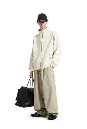 HeiQスマート温度調節 立体裁断ブルゾン