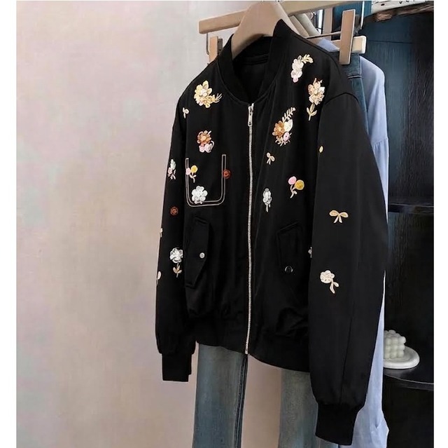 black floral embroidered bomber jacket<o3146>