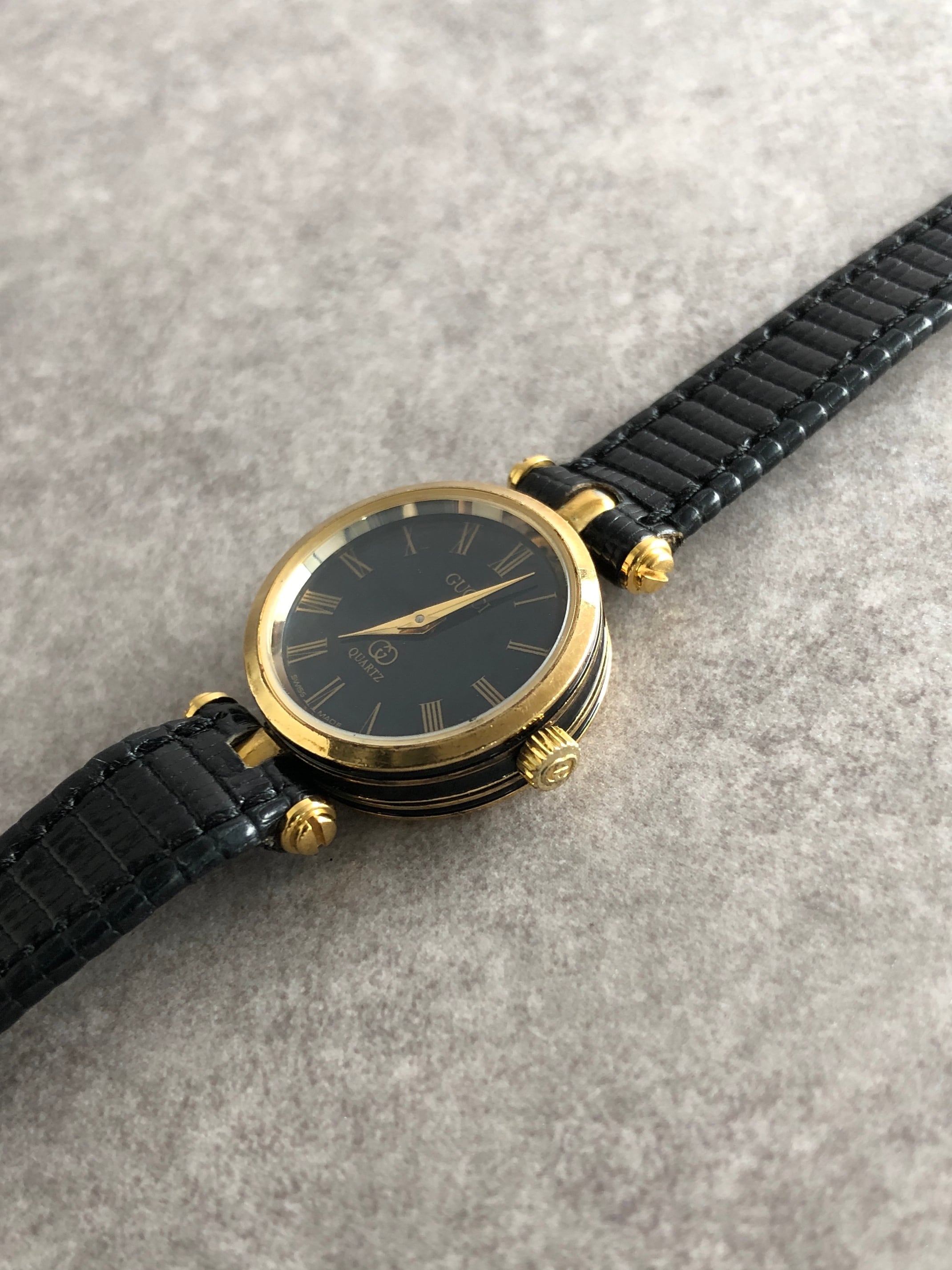 GUCCI グッチ 腕時計 ブラック ゴールド ローマ レザー vintage