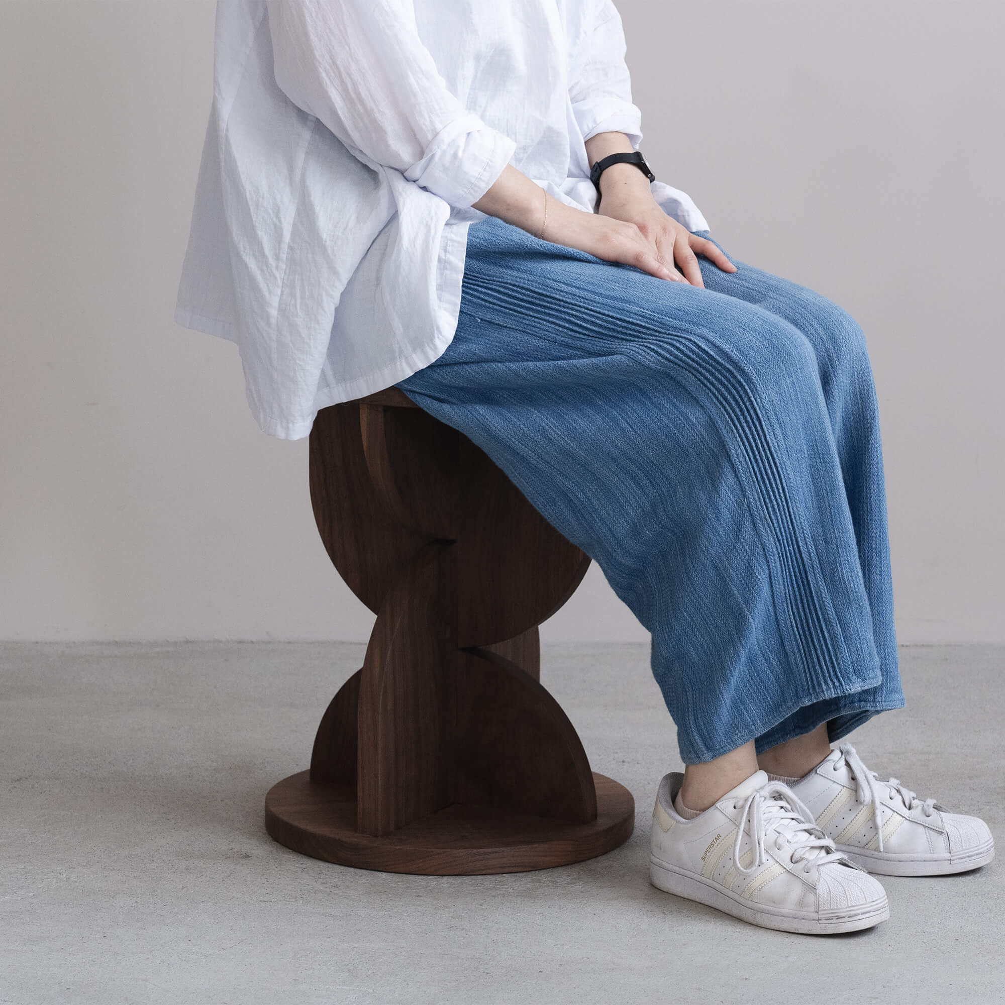 ロティページです！！　　　ハンドメイドスツール 木工家具 スツール | LISCIO Stool | 藍染 | DENTO
