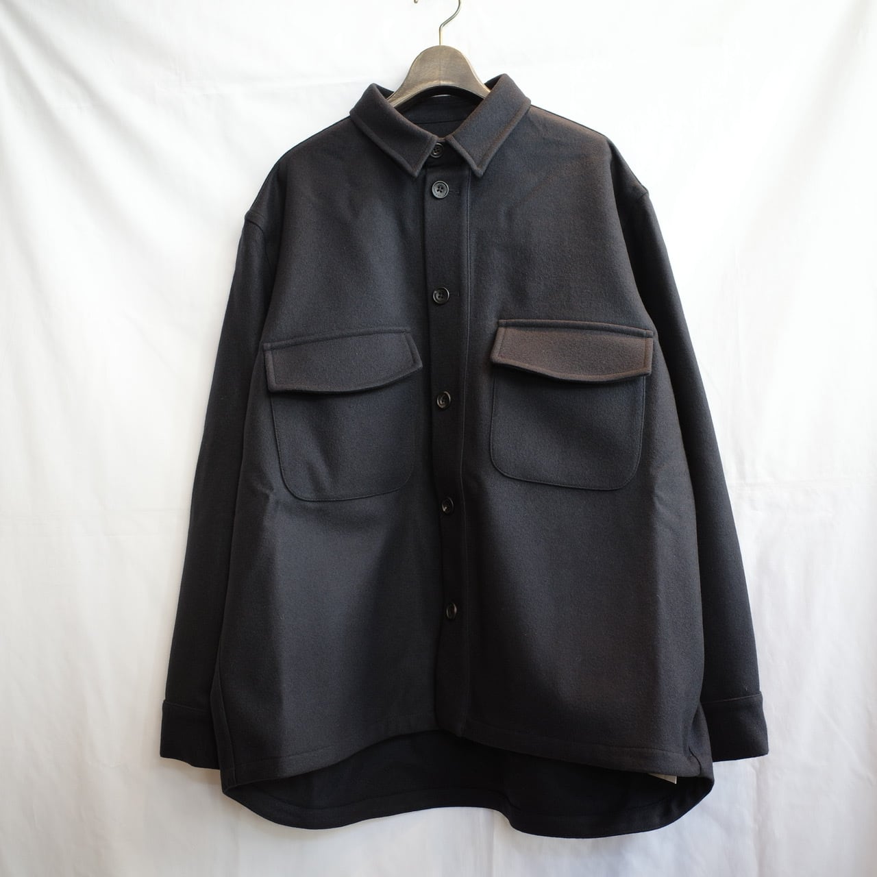 QUILP(クイルプ) / HITE -NAVY- | Signs