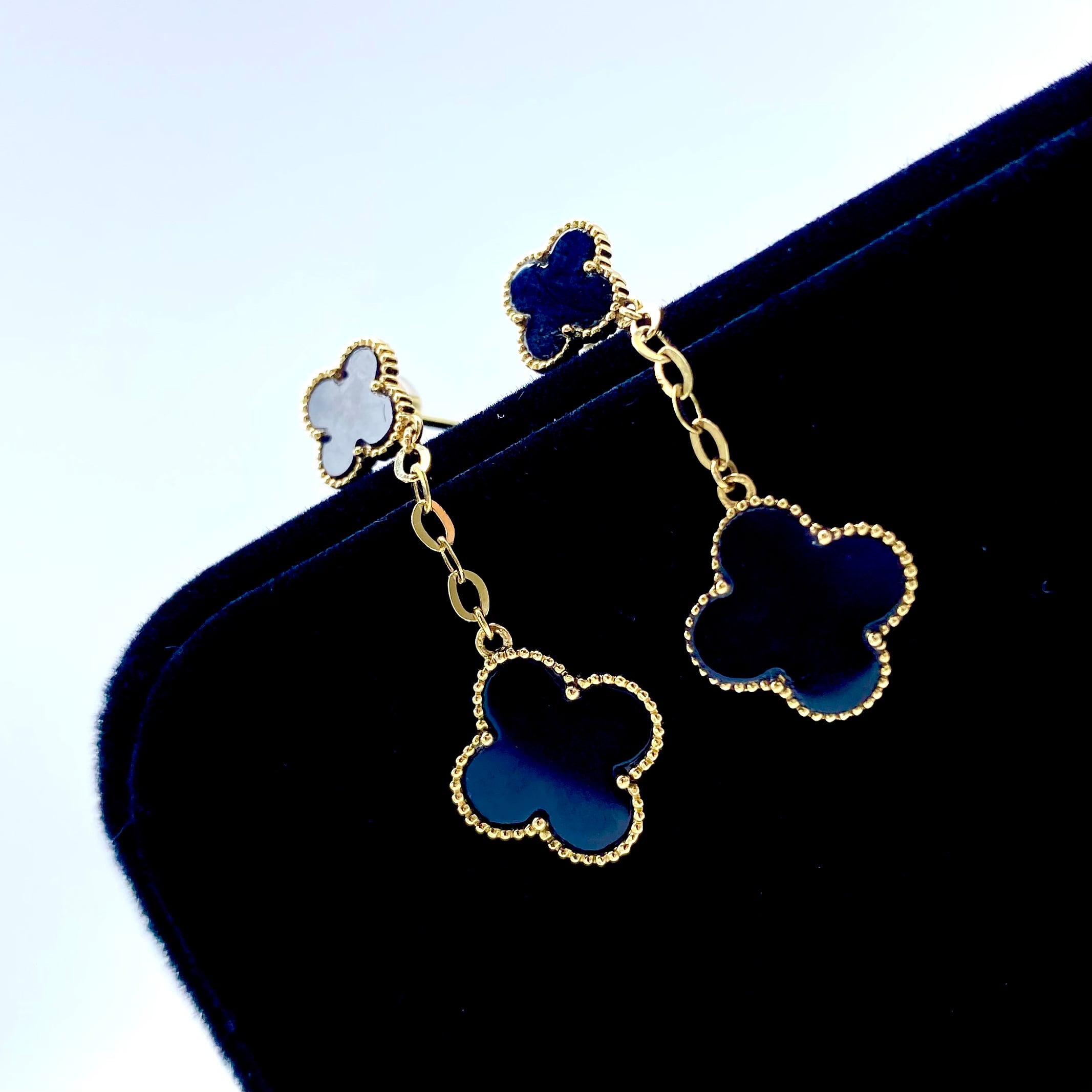 k18 オニキス花モチーフピアス | TrueDiamonds