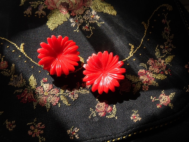 VINTAGE EARRINGS