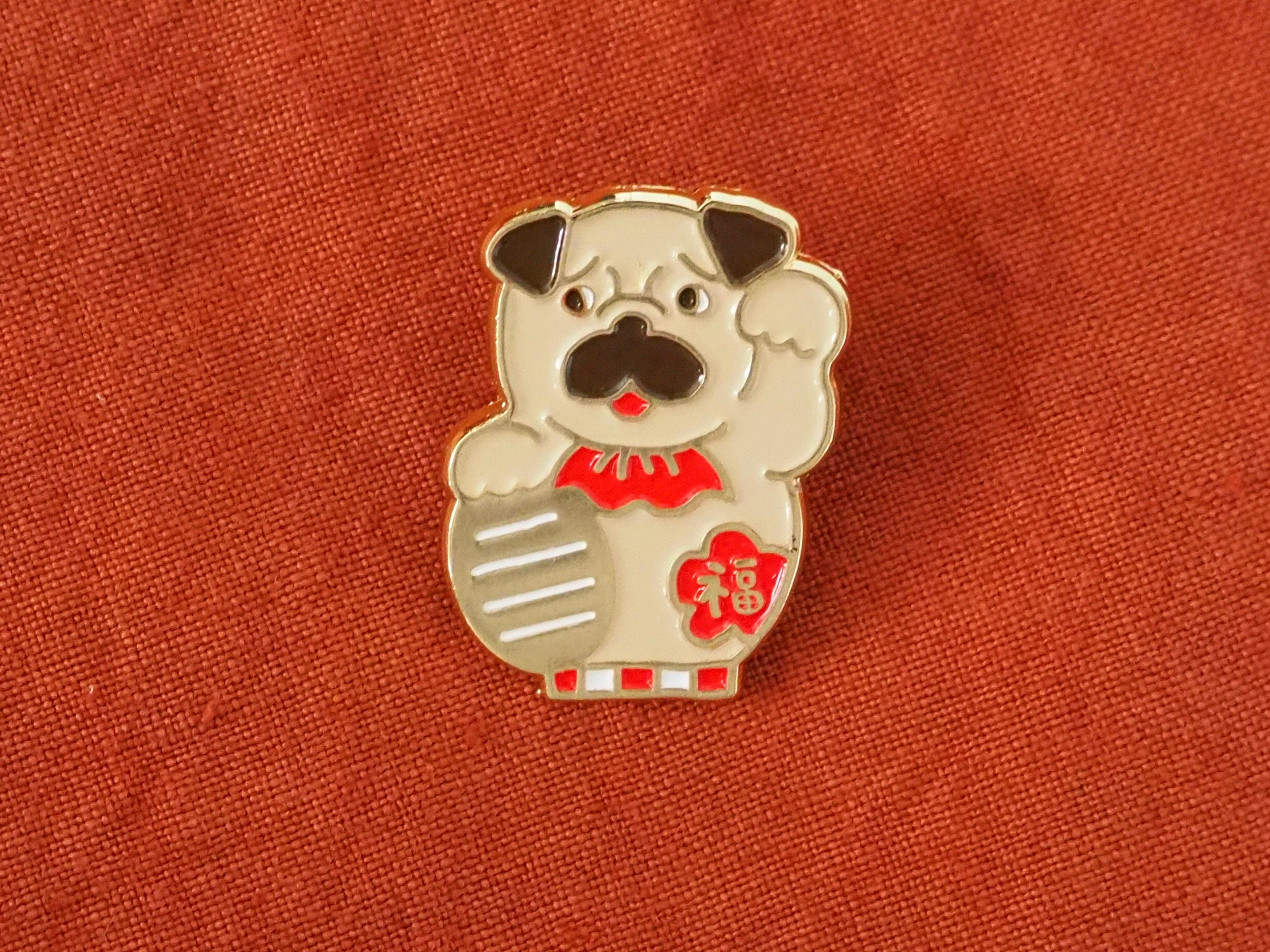 HUG MARK PINS 「招きパグ」