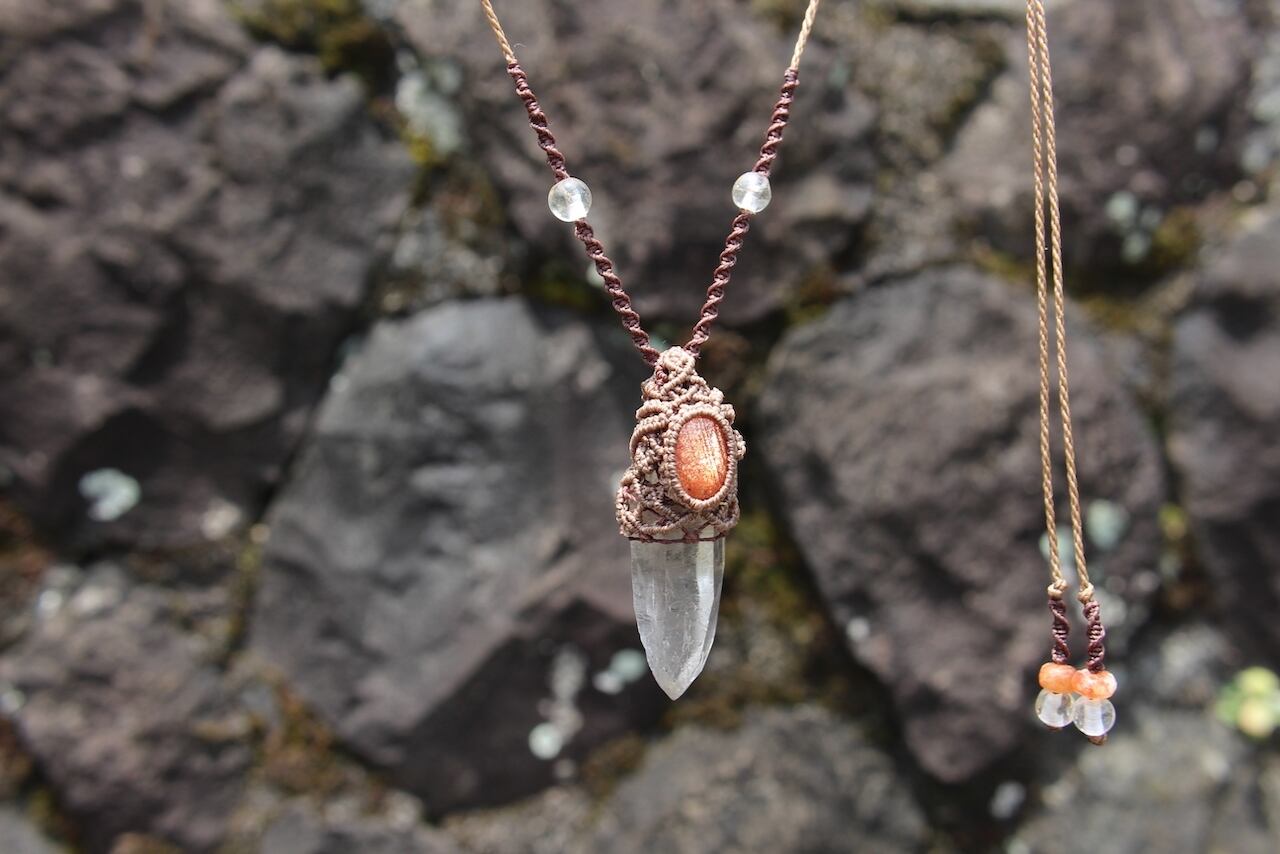 Himalayan crystal Sunstone micromacrame pendant