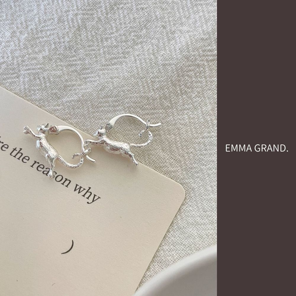 駆ける銀猫のシルバーピアス E00599 | EMMA GRAND