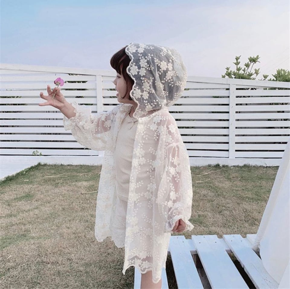 レースフラワーカーディガン•••••••••海外子供服 韓国 プチプラ 水着 上着 女の子 ナチュラルスタイル
