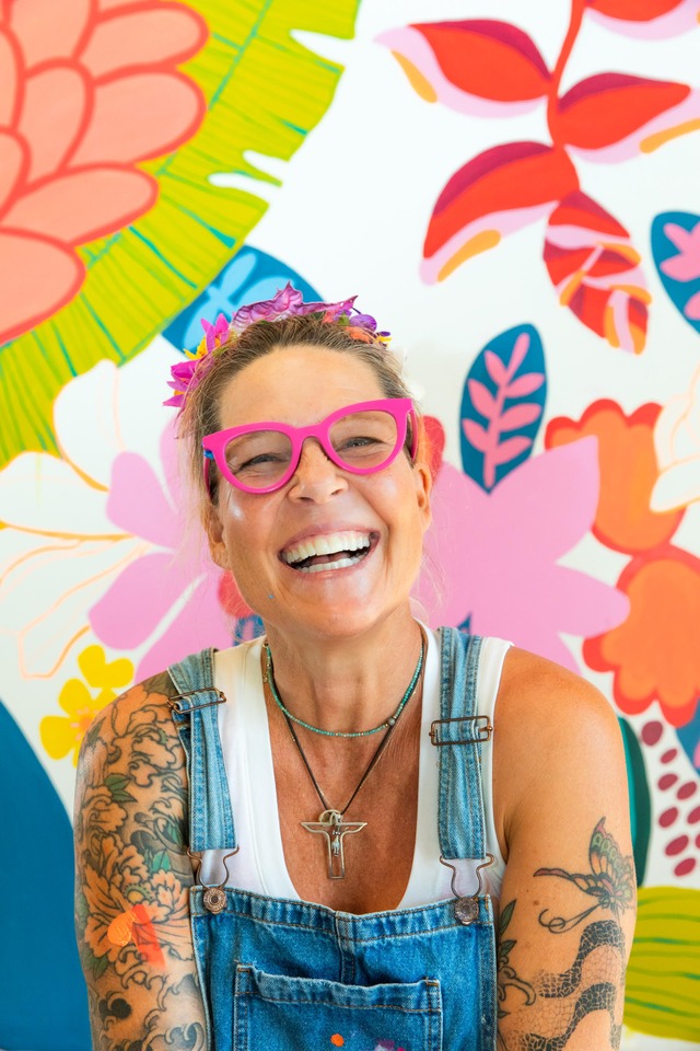 ALOHA SUSU アクリルスタンド / Suzanne Jennerich