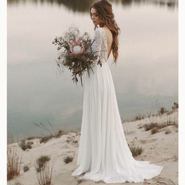 大好評中！ レースウェディングドレス トレーン 背中見せ Vネック  