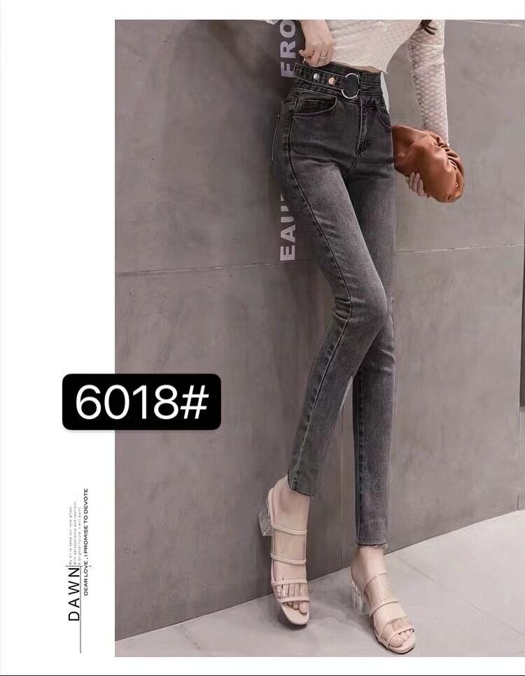 スキニーデニムパンツ