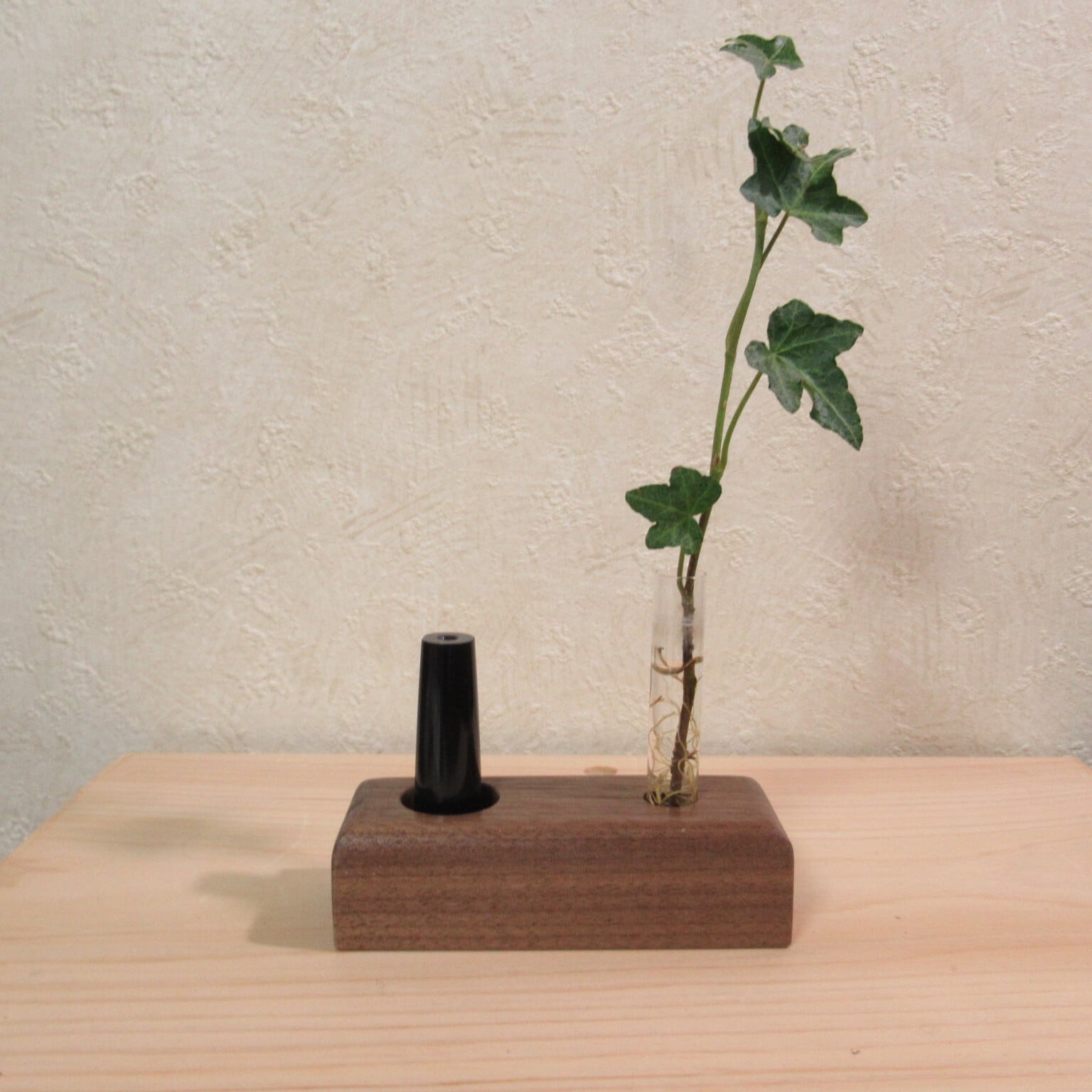 天然木【ウォールナット】一輪挿し 印鑑スタンド〔送料無料〕 | Katsu工房