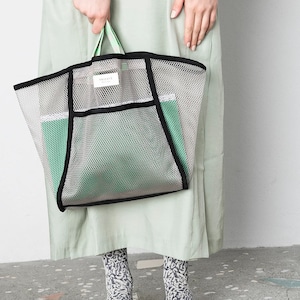 TRICOTÉ / mesh pocket tote bag TR41BG049