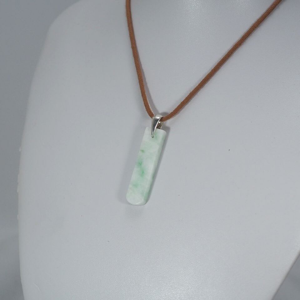 糸魚川翡翠 淡緑 ペンダントトップ 6.2g Itoigawa pale green Jadeite