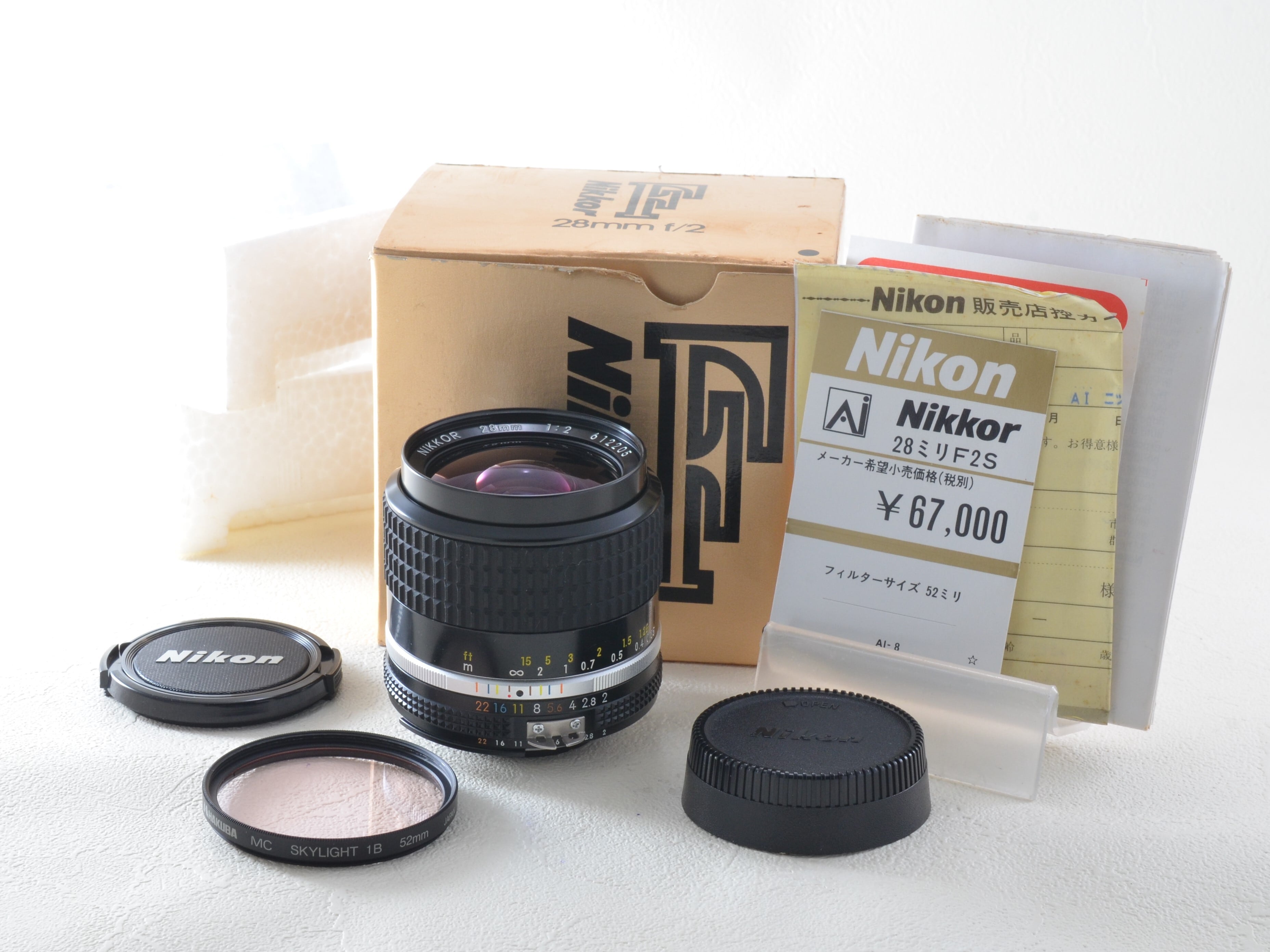 Nikon Ai Nikkor 28mm f2 極美品　元箱、取説付き