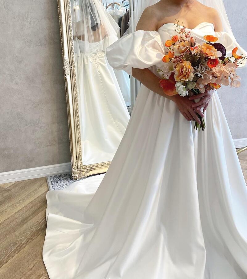 パーティードレス パフスリーブ くるみボタン ビスチェドレス 揺らめく  