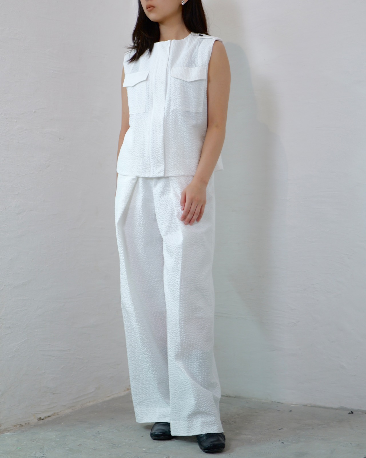 FOURAM - SHEER SEERSUCKER HAKAMA PANTS ：WHITE｜シアーサッカー／袴パンツ／USコットン混／フロントアジャスト／セットアップ対応