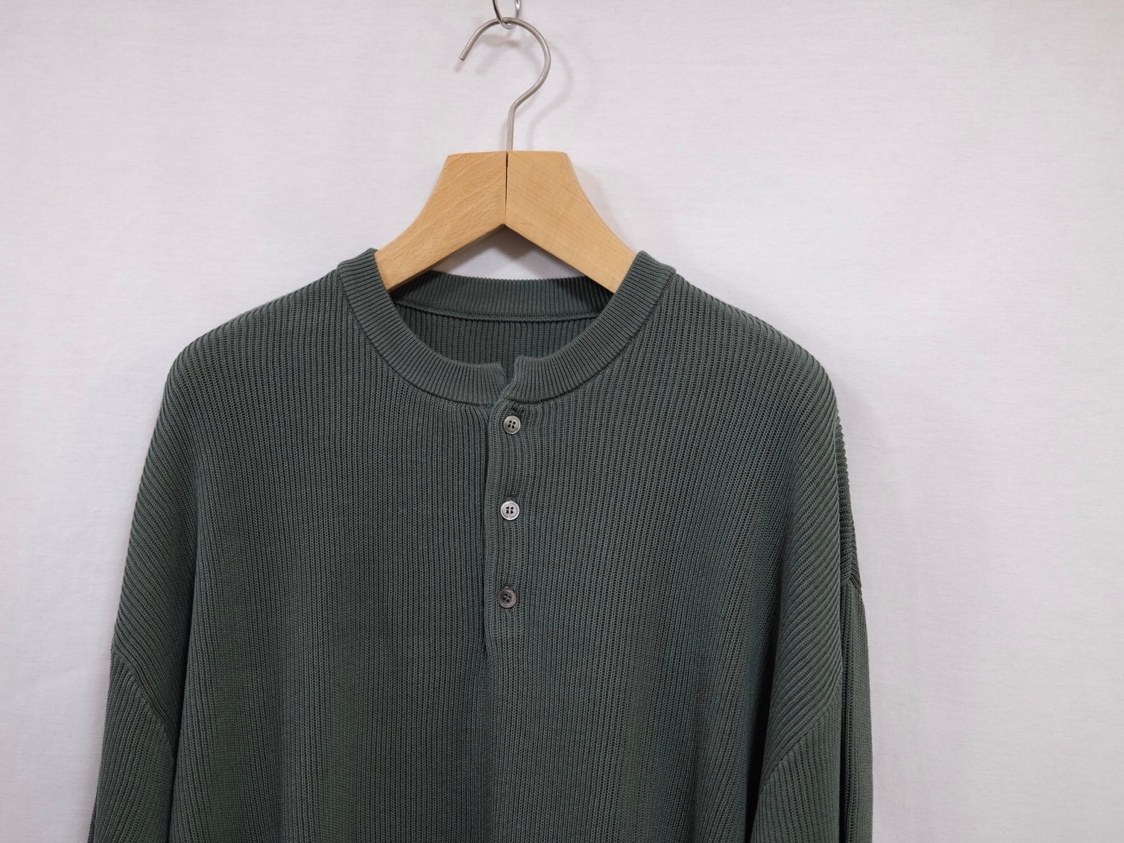 Aze Henry Neck L/S crepuscule 1(s) ブルー crepuscule”Aze Henry Neck L/S Green” | Lapel online store